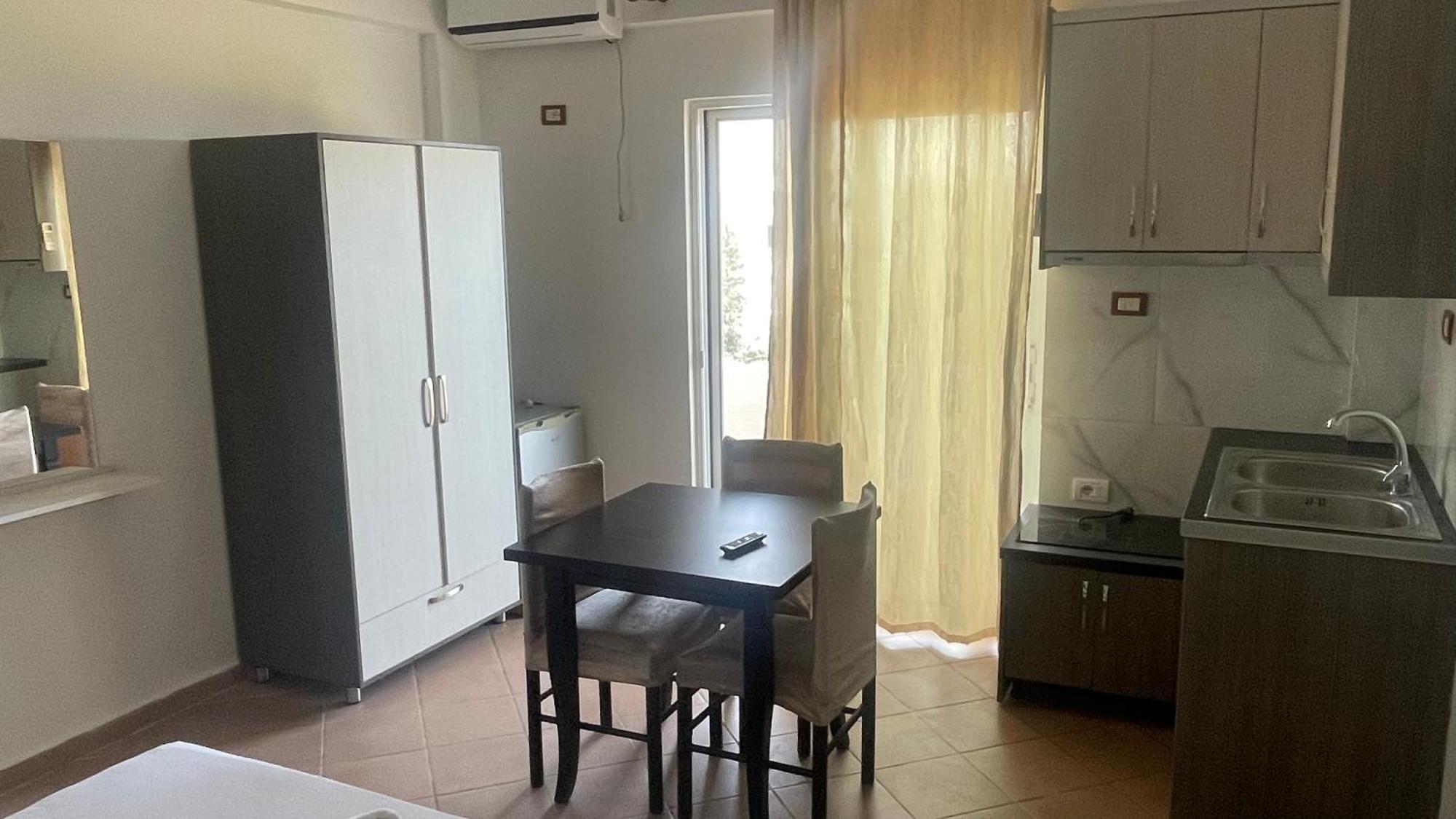 Bashkim Apartment *